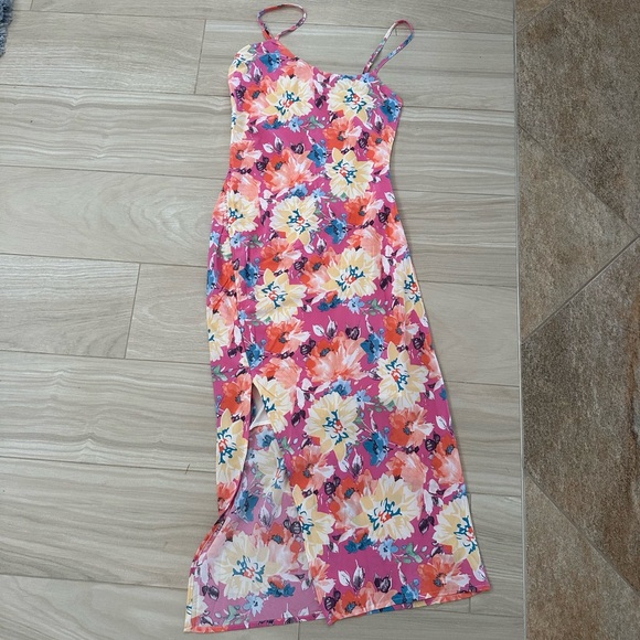 Hello Molly Pink Floral Midi Dress - Picture 11 of 12